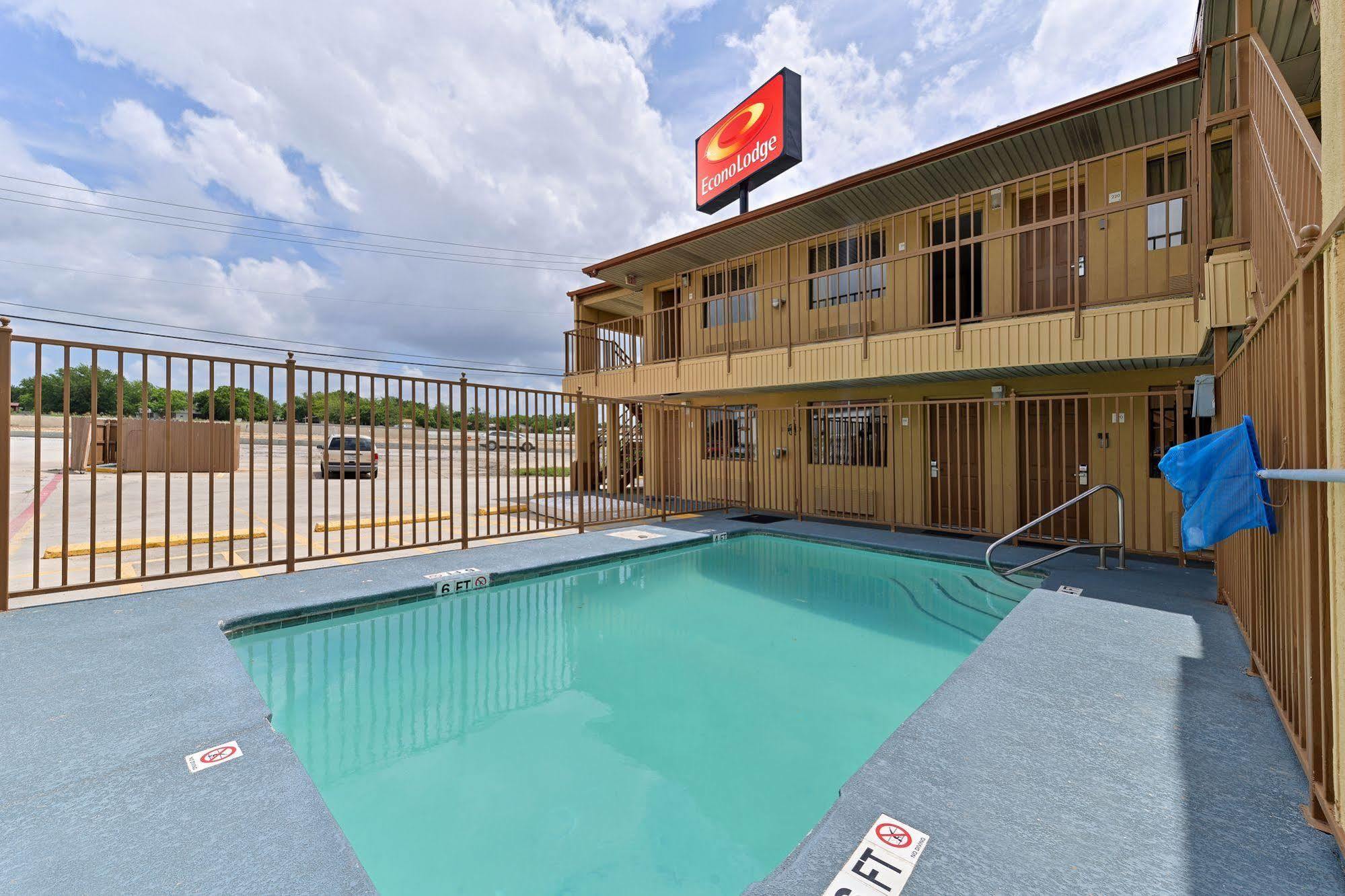 Econo Lodge Килин Экстерьер фото