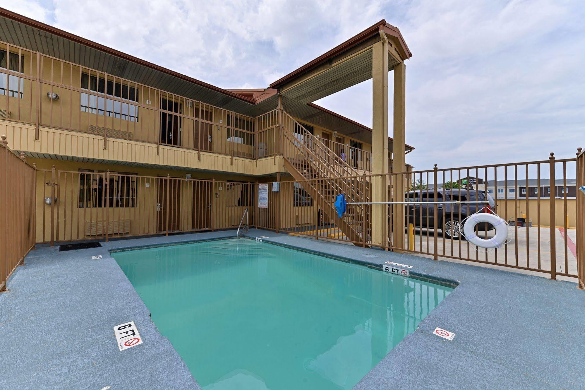 Econo Lodge Килин Экстерьер фото